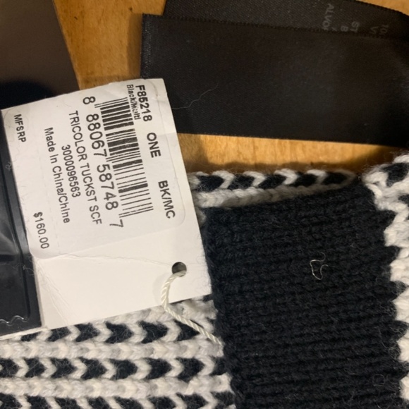 Coach Scarf-New with tags - Picture 2 of 6